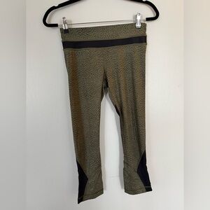 Lululemon Pace Rival Cropped Leggings Green and Black Dot Cheetah Print Size 4
